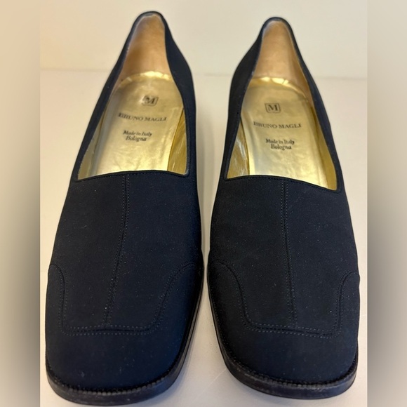 Bruno Magli Black Closed toed Leather Heels Chunky Heel w box women's size 8.5 - Picture 4 of 9